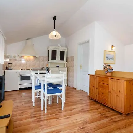 In Vrbnik/insel Krk 13599 Apartment *